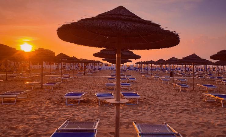 Tramonto dalla spiaggia di Rimini