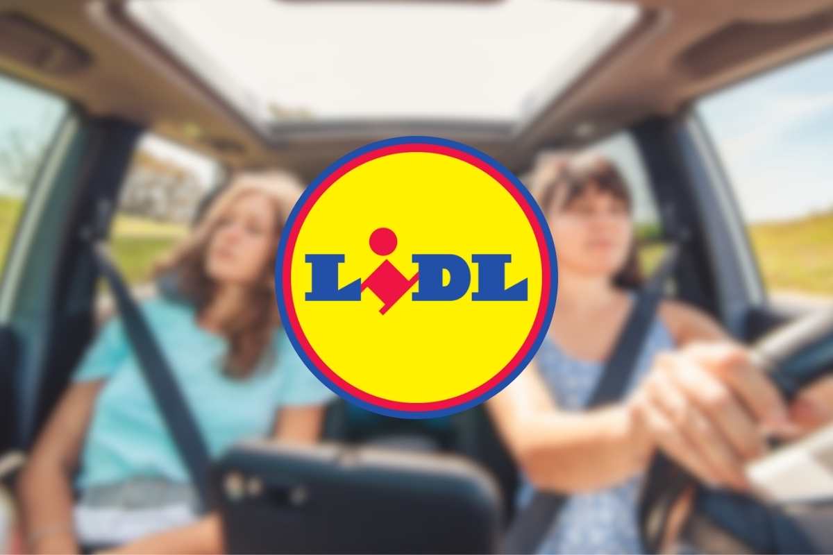 persone in auto e logo lidl